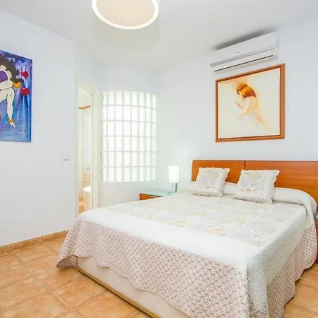Playa Blanca Sleeps 6 Pool Air Con Wifi Villa Playa Blanca (Lanzarote)