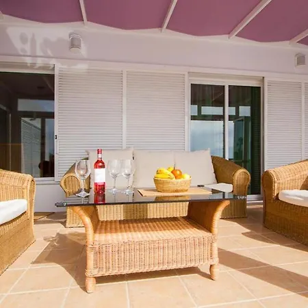 Playa Blanca Sleeps 6 Pool Air Con Wifi Villa